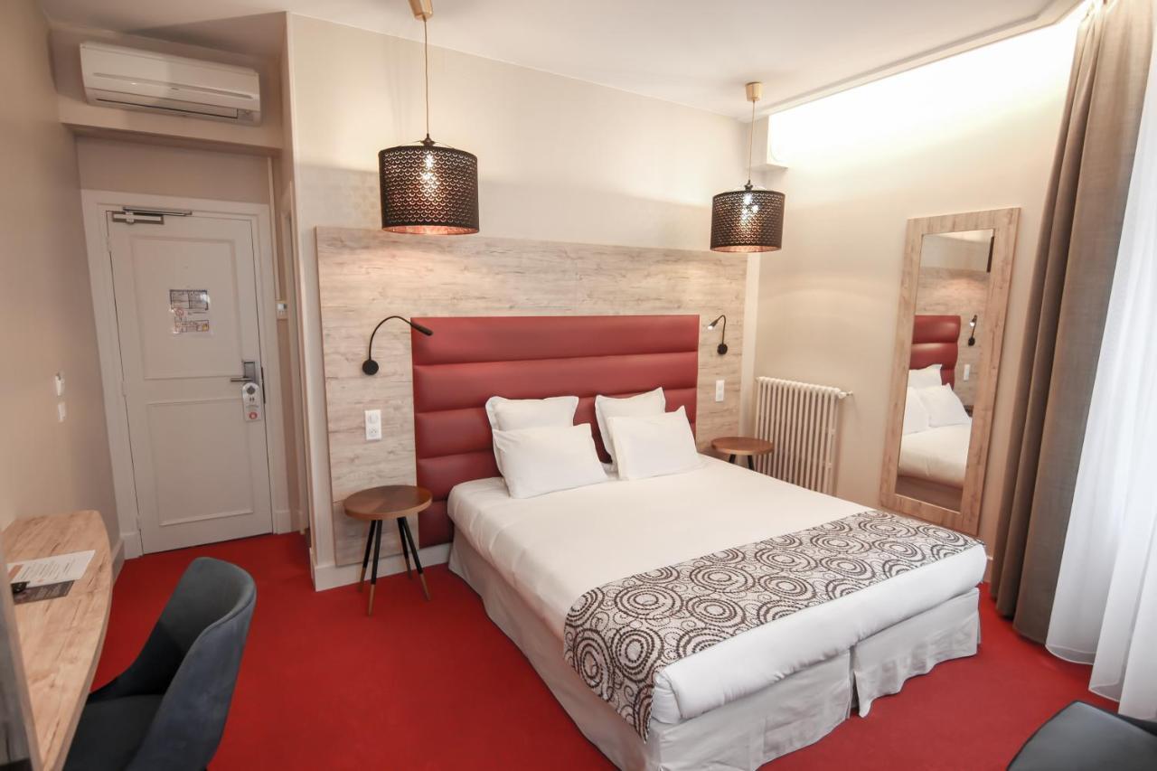 Hotel Montaigne Сарла-ла-Канеда Экстерьер фото